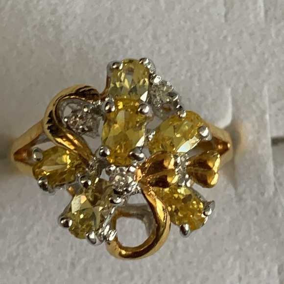 Golden Topaz CZ & Diamond Cluster Cocktail Ring Goldtone Size 6.75 Costume EUC - Picture 4 of 11